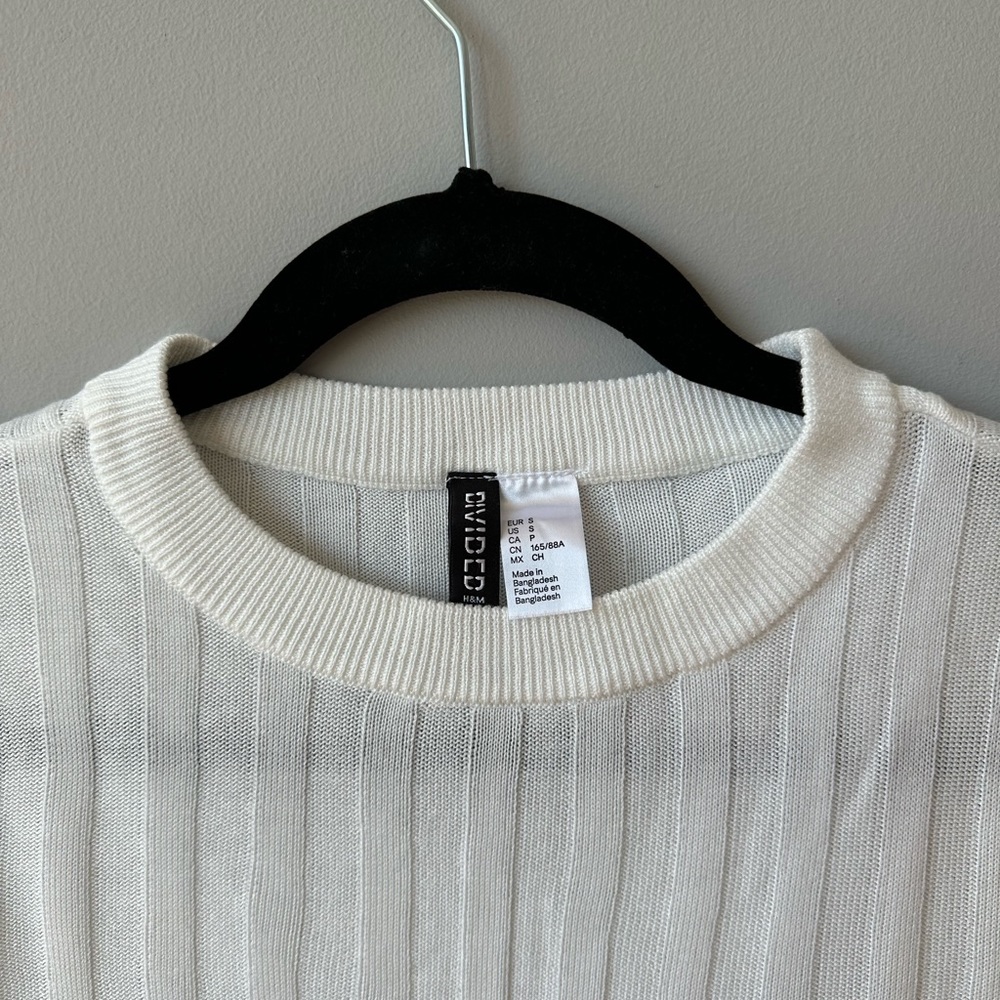 H&M Top 🤍 - Picture 2 of 5